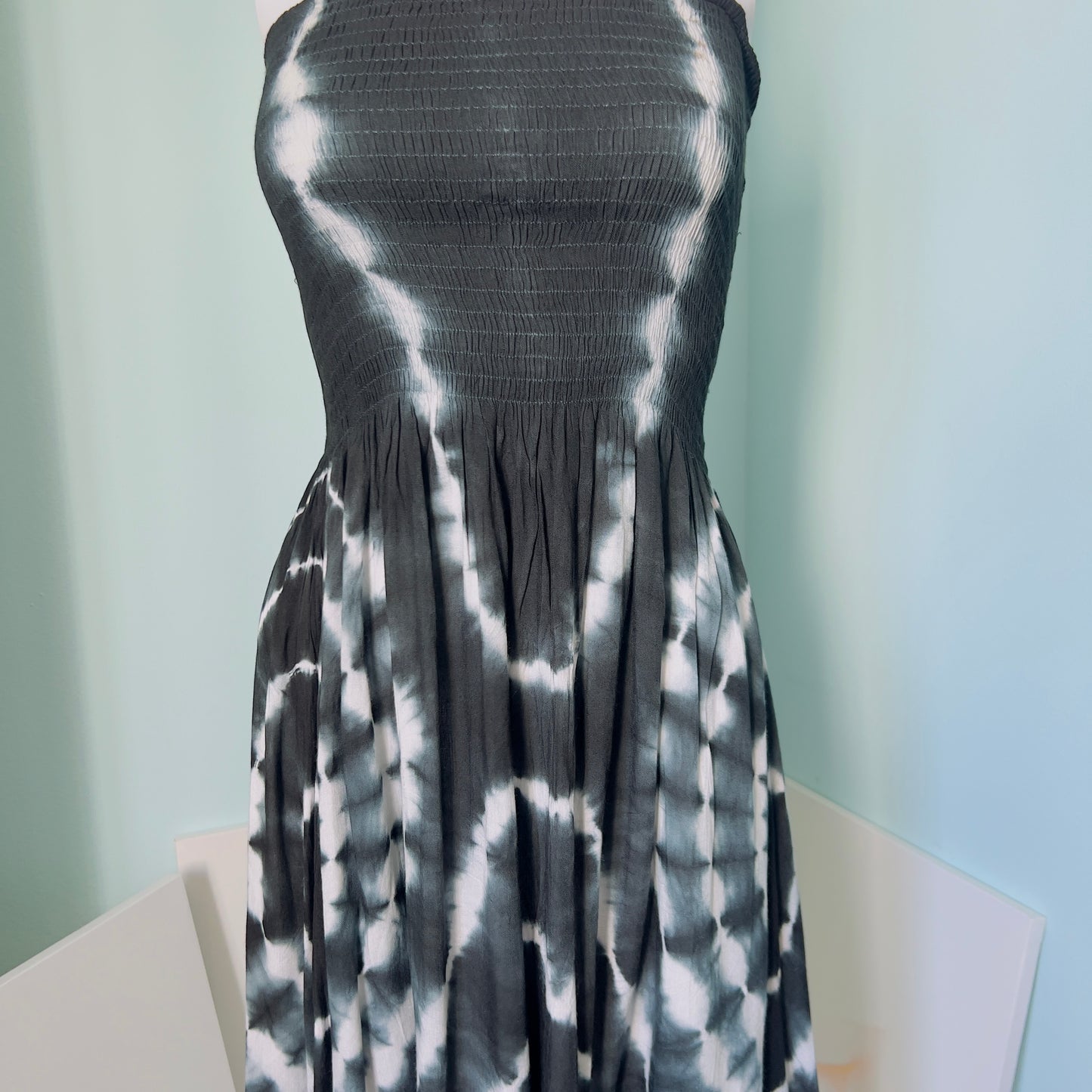Black and white tie dye spandex knee length summer dress